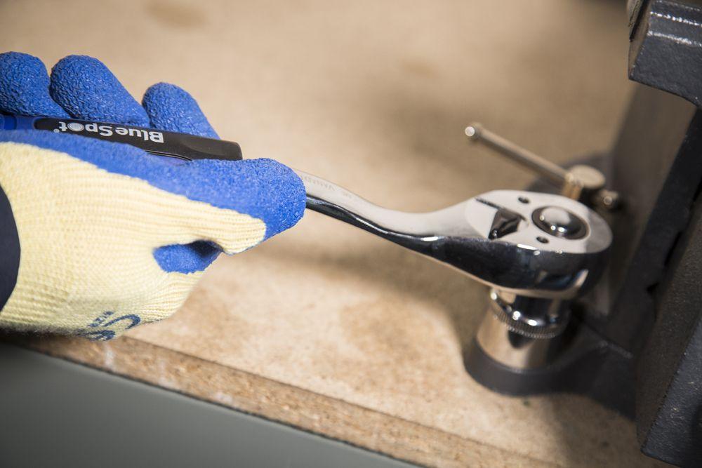 BLUE SPOT TOOLS 1/2" SOFT GRIP RATCHET (72 TEETH) - Premium Automotive from BLUE SPOT - Just £17.95! Shop now at Bargain LAB
