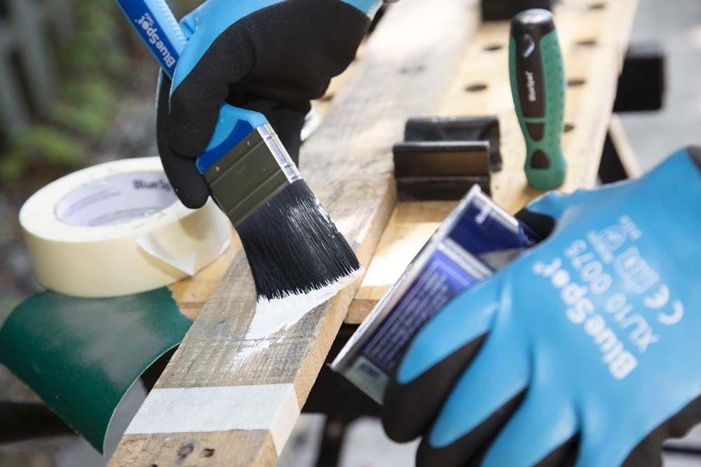 BLUE SPOT TOOLS 5 PCE SYNTHETIC PAINT BRUSH SET WITH SOFT GRIP HANDLE (2 PCE 1", 2 PCE 1 1/2", 1 PCE 2") - Premium Decorating from BLUE SPOT - Just £8.49! Shop now at Bargain LAB