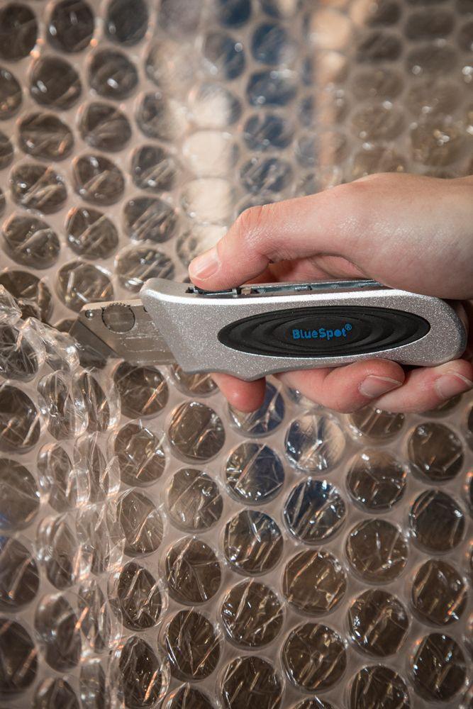 BLUE SPOT TOOLS SOFT GRIP RETRACTABLE UTILITY KNIFE - Premium Hand Tools from BLUE SPOT - Just £10.49! Shop now at Bargain LAB