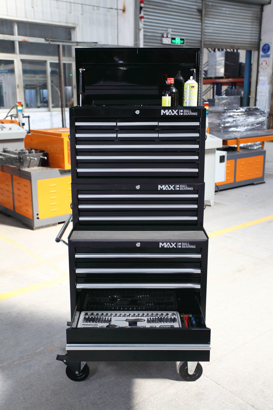 Professional 17 Drawer Combination - Premium Professional Chests & Storage Cabinets from HILKA - Just £649.95! Shop now at Bargain LAB